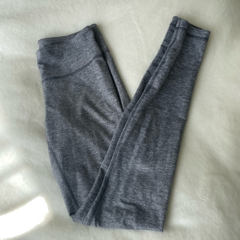 Gray lululemon wunder under leggings